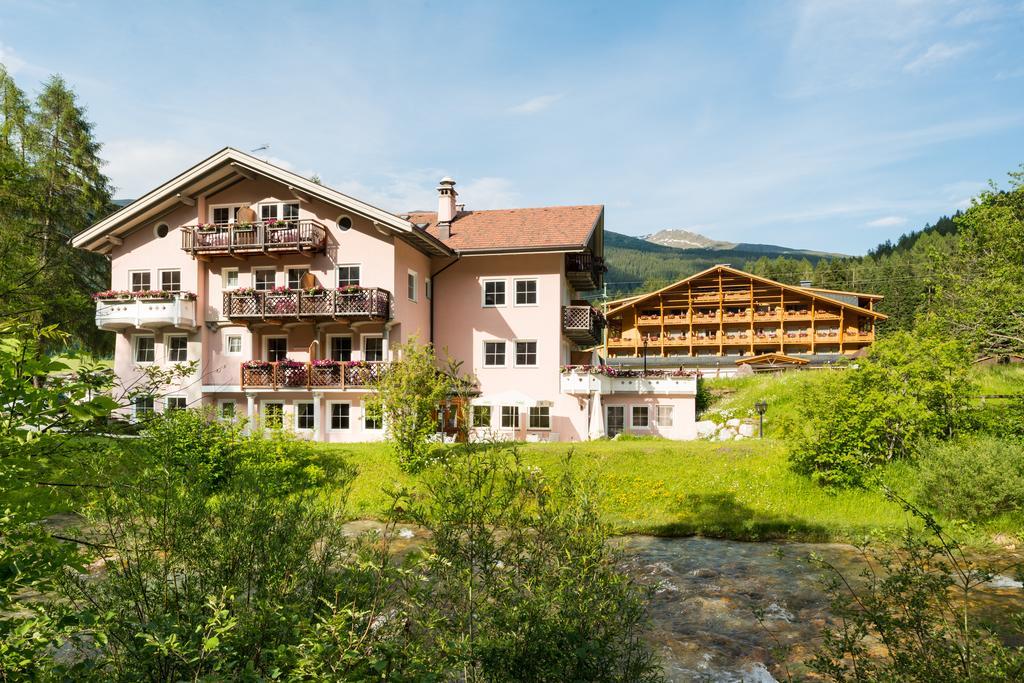 Hotel Bad Moos Dependance "Muehlenhof" Sexten Esterno foto