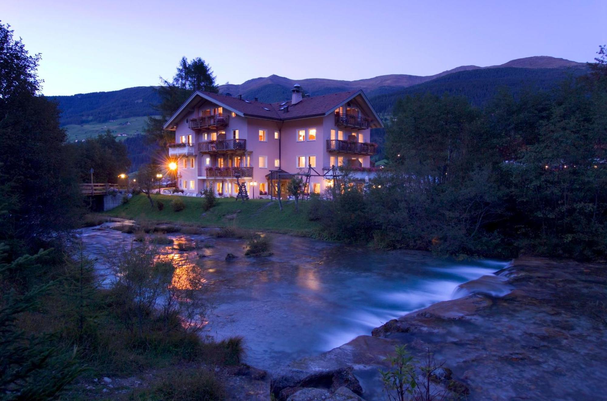 Hotel Bad Moos Dependance "Muehlenhof" Sexten Esterno foto
